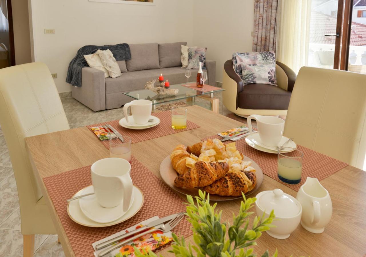Apartments Villa Rosi 乌马格 外观 照片