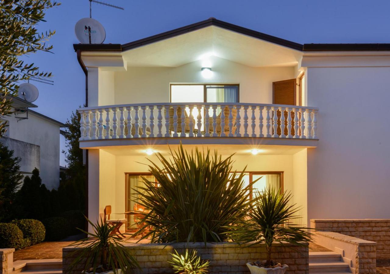 Apartments Villa Rosi 乌马格 外观 照片