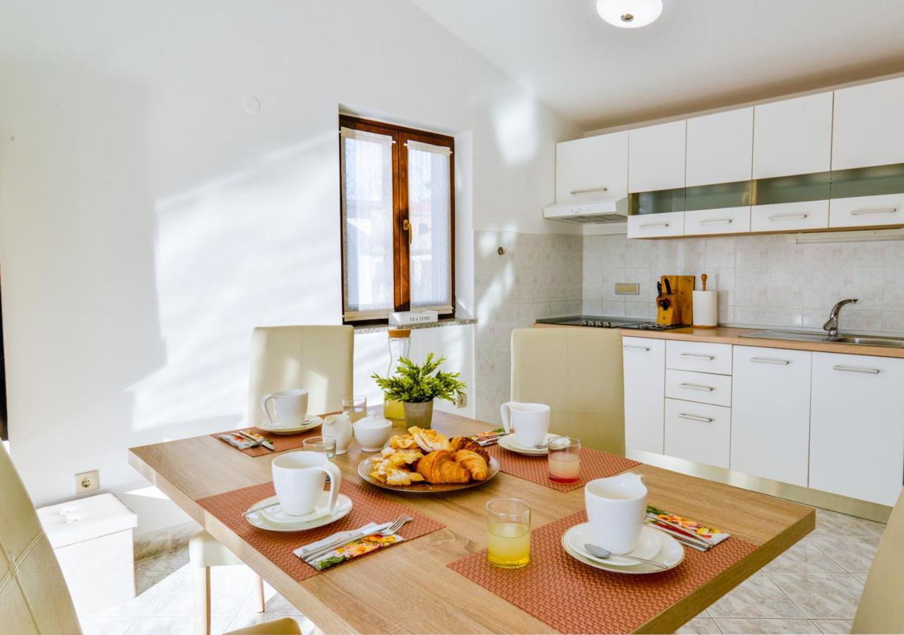 Apartments Villa Rosi 乌马格 外观 照片