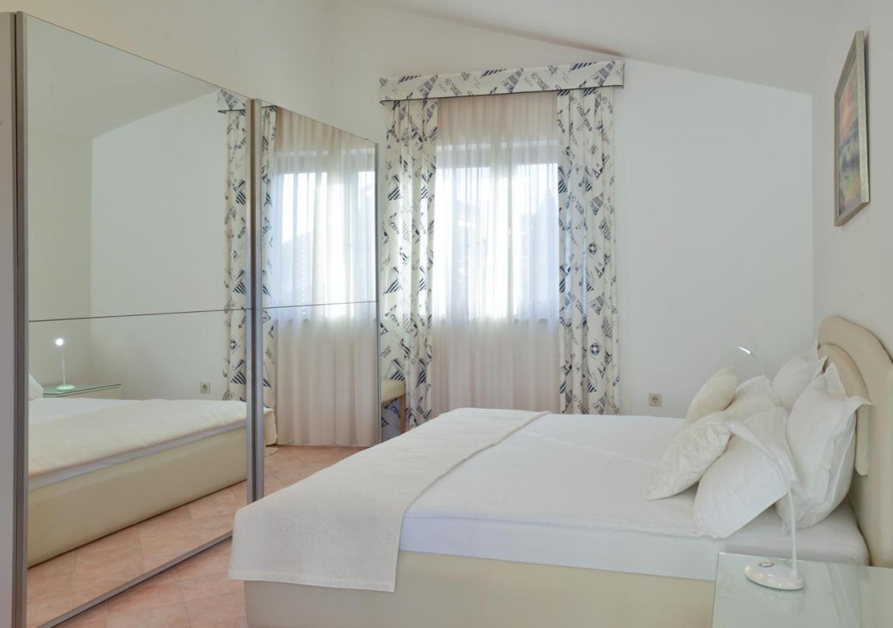 Apartments Villa Rosi 乌马格 外观 照片